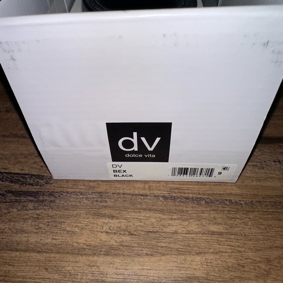 Dolce Vita Black Women's Sandals - Picture 6 of 6